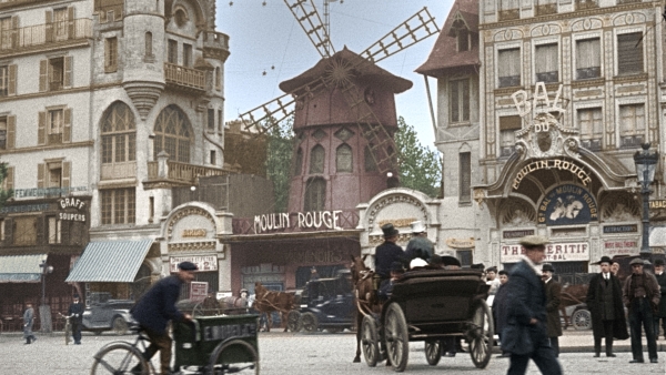 Paris 1900: The City of Lights