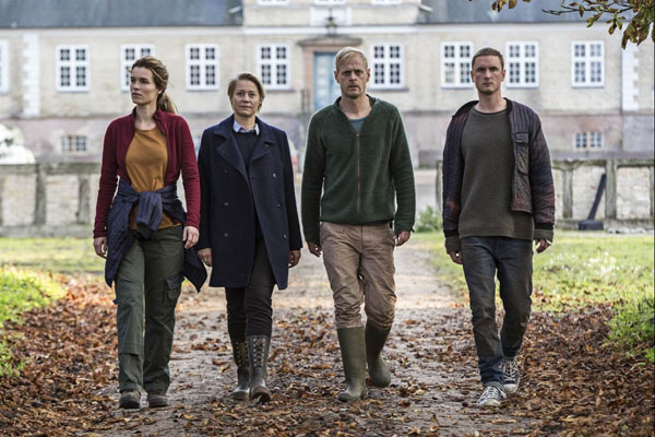 Arvingerne II (The Legacy II): Marie Bach Hansen as Signe Larsen, Trine Dyrholm as Gro Grønnegaard, Mikkel Boe Følsgaard as Emil Grønnegaard, Carsten Bjørnlund as Frederik Grønnegaard