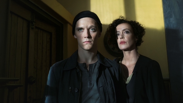 Deutschland86 Jonas Nay Maria Schrader